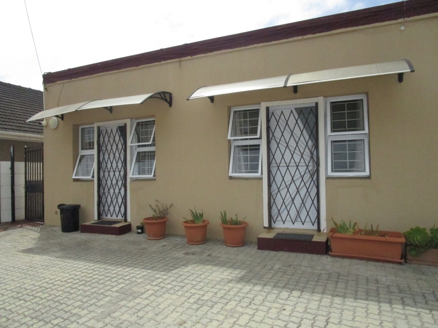 4 Bedroom Property for Sale in Lansdowne Western Cape